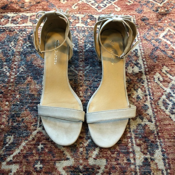 Chinese Laundry Shoes - Chinese Laundry taupe heels
